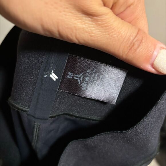 Ultracor Camo Collegiate Legging in Blush Patent Nero Pink Camo- Size Medium - Picture 9 of 9